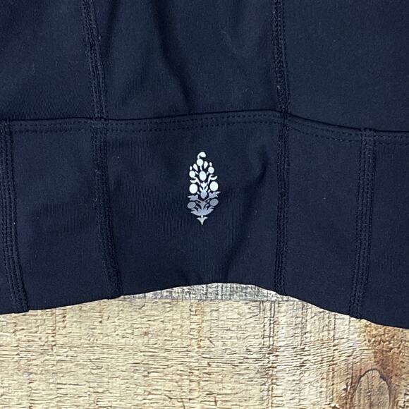 Free People Movement Sports Bra Racerback Front Cutout Black Size XS - Picture 8 of 10